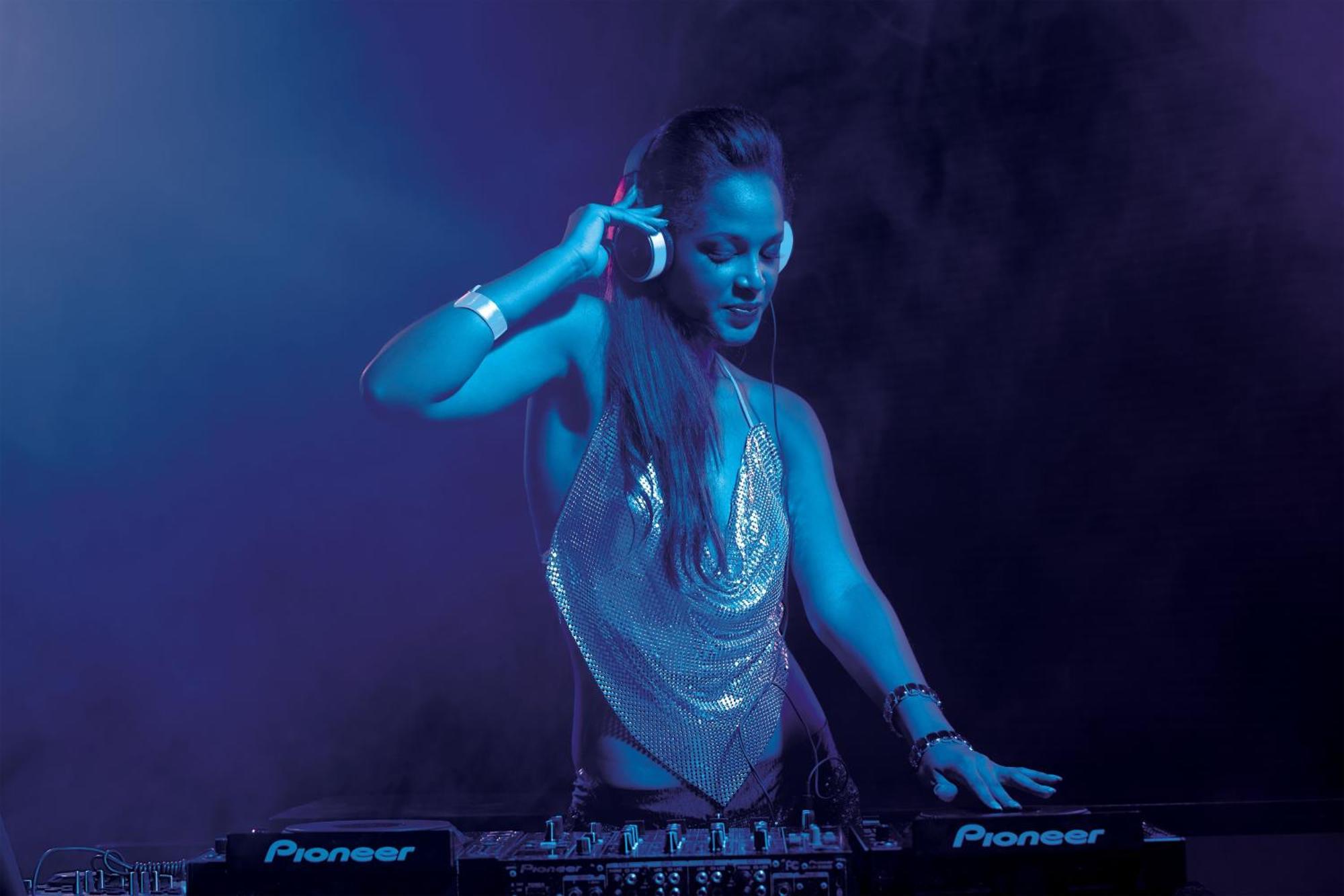 Breathless Punta Cana Resort & Spa (Adults Only) Exterior foto DJ performing at a nightclub